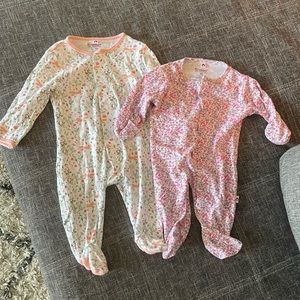 2 Baby girl magnetic sleep&plays